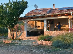 Ferienhaus mit Schlafzimmer (56 m²) in Pašman