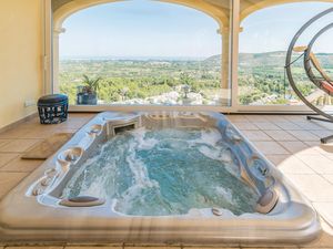 hot-tub