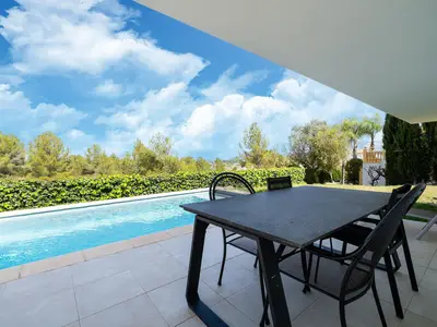 PoolOfHouse