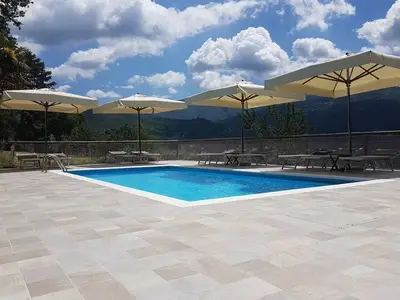 PoolOfHouse