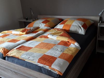 Schlafzimmer 1 mit Doppelbett