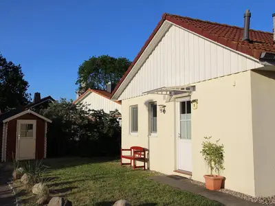 Ferienhaus für 4 Personen mit Hund, Kamin, Strandkorb und Sauna in Strandnähe