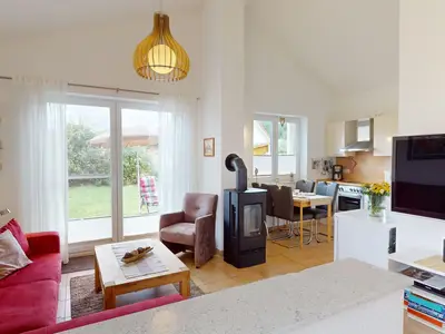 Strandnahes Ferienhaus für 4 Personen und Hund mit Garten, Sauna und Kamin