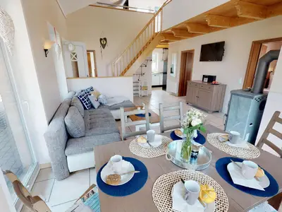 Ferienhaus mit Sauna, Kamin und Garten in Strandnähe für bis 8 Gäste