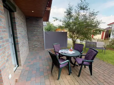 Ferienhaus mit Sauna, Kamin und Garten in Strandnähe für bis 8 Gäste
