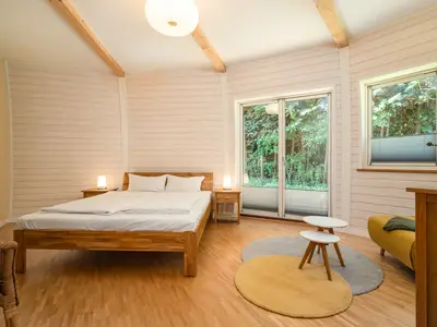 Ferienhaus Solveig - Kugelhaus am Tollensesee - großes Schlafzimmer im Erdgeschoss