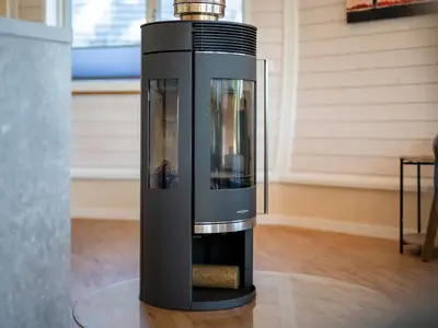 Ferienhaus Selene - Kugelhaus am Tollensesee - Kamin im Wohnbereich