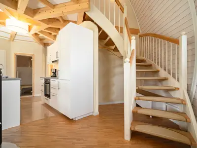 Ferienhaus Selene - Kugelhaus am Tollensesee - Blick in die offene Wohnküche