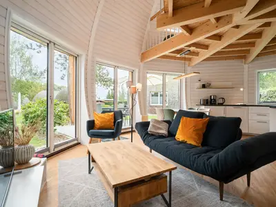 Ferienhaus Kirana - Kugelhaus am Tollensesee - moderne stilvolle Einrichtung