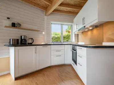 Ferienhaus Kirana - Kugelhaus am Tollensesee - große offene Küche mit Vollausstattung