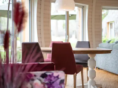 Ferienhaus Kia - Kugelhaus am Tollensesee - modern eingerichteter Stil