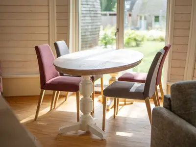 Ferienhaus Kia - Kugelhaus am Tollensesee - Esstisch mit Ausblick