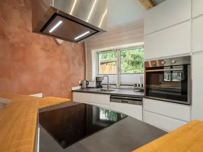 Ferienhaus Eos - Kugelhaus am Tollensesee - großzügige Küche