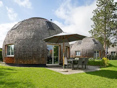 Kugelhaus Chiara am Tollensesee Penzlin – Einzigartige Architektur mit gemütlicher Terrasse im Grünen