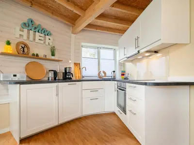 Ferienhaus Nordlichter - Kugelhaus am Tollensesee - großzügige Küche