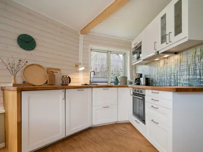 Ferienhaus Kugelhaus Südkugel am Tollensesee - vollausgestattete Küchenzeile