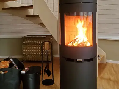 Ferienhaus Kugelhaus Südkugel am Tollensesee - Kamin für behagliche Atmosphäre