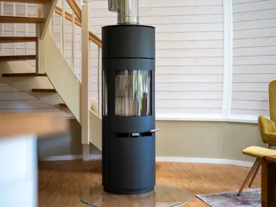 Ferienhaus Kugelhaus Südkugel am Tollensesee - Kamin im Wohnbereich