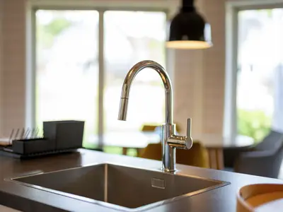 Ferienhaus Phoebe - Kugelhaus am Tollensesee - rundum toller Ausblick, auch in der Küche