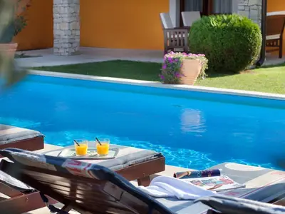 Pool. Entspannen am Pool