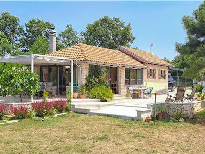 Ferienhaus für 4 Personen (60 m²) in Peroj 1/10