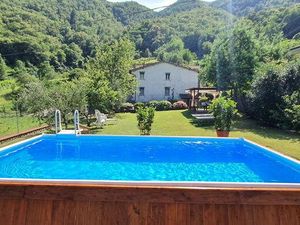 23549397-Ferienhaus-6-Pescaglia-300x225-1