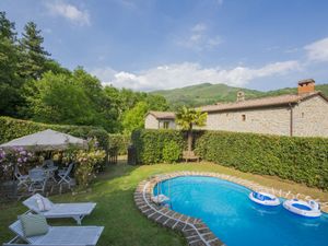 23845016-Ferienhaus-8-Pescia-300x225-0