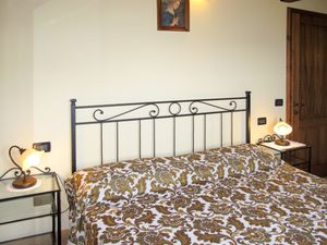 23849114-Ferienhaus-6-Pescia-300x225-1