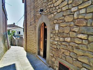 23670930-Ferienhaus-4-Pescia-300x225-0