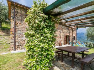 23849043-Ferienhaus-6-Pescia-300x225-1