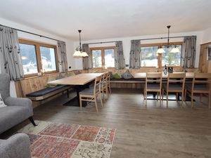 23896388-Ferienhaus-14-Pettneu-300x225-1