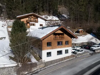 Außenseite Ferienhaus [Winter]
