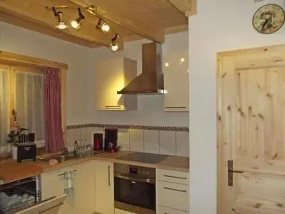 gut ausgestattete Küche