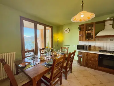 Küche und Essbereich