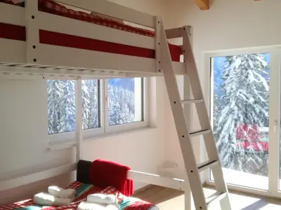 Schlafzimmer mit Hochbett