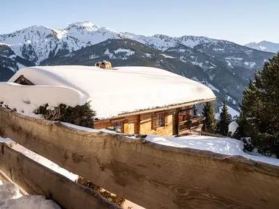 Haus Winter Schneebedeckt