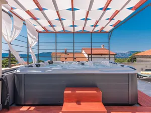 Ferienhaus für 8 Personen (137 m²) in Pinezići