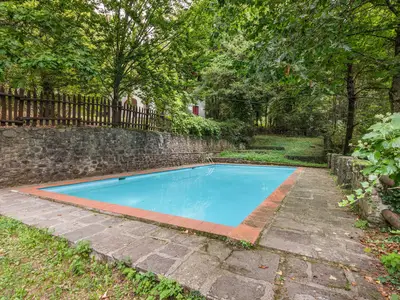 PoolOfHouse