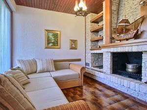 23917042-Ferienhaus-8-Pjescana Uvala-300x225-1