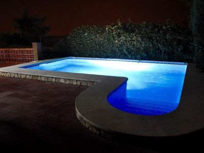 Pool. Pool bei Nacht