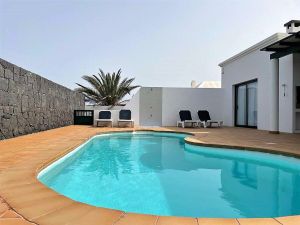 23046865-Ferienhaus-6-Playa Blanca-300x225-1