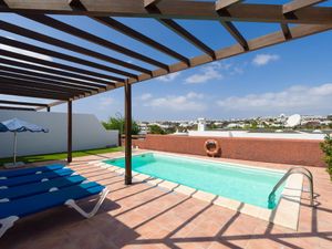 23081035-Ferienhaus-4-Playa Blanca-300x225-1