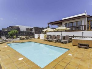 22925071-Ferienhaus-8-Playa Blanca-300x225-0