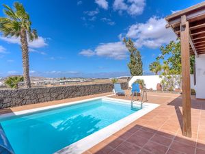 23528991-Ferienhaus-6-Playa Blanca-300x225-2