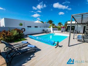 23921351-Ferienhaus-6-Playa Blanca-300x225-5