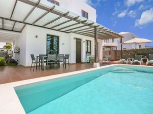 23914603-Ferienhaus-4-Playa Blanca-300x225-1