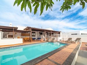 23528994-Ferienhaus-8-Playa Blanca-300x225-2