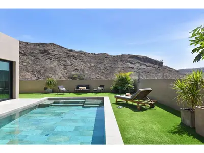 PoolOfHouse