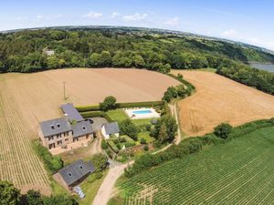 Ferienhaus für 8 Personen (170 m²) in Pleudaniel