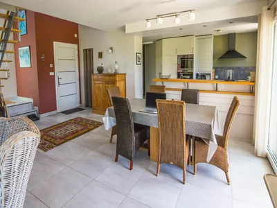 DiningRoom
